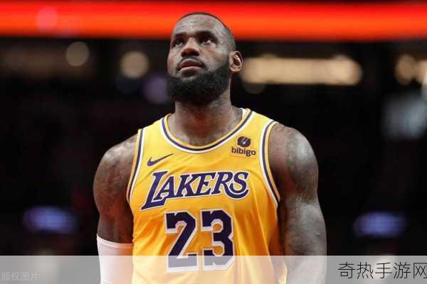 NBA巨星詹姆斯跨界搞怪，假发造型引爆手游圈笑点